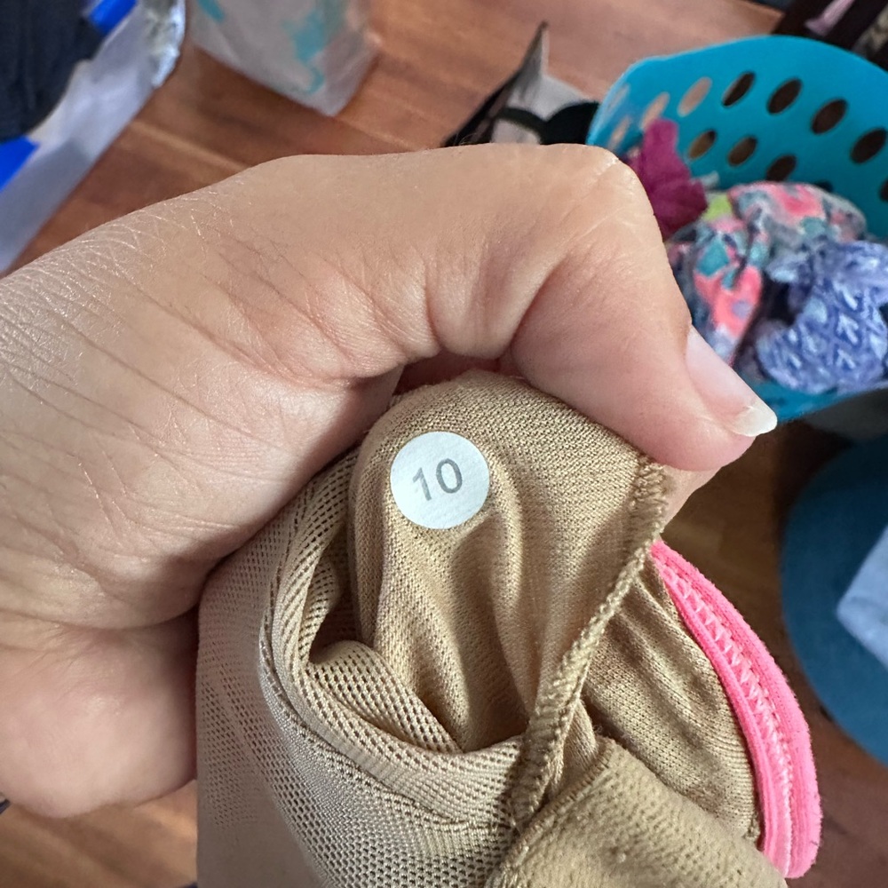 Lululemon Athletica power y Tank Top - Picture 3 of 3